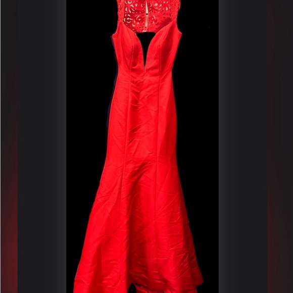 La Femme Red Prom Dress NWT - Picture 2 of 3